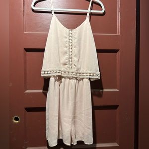 📣✔️Black Friday Sale ✔️📣 Like new blush romper!